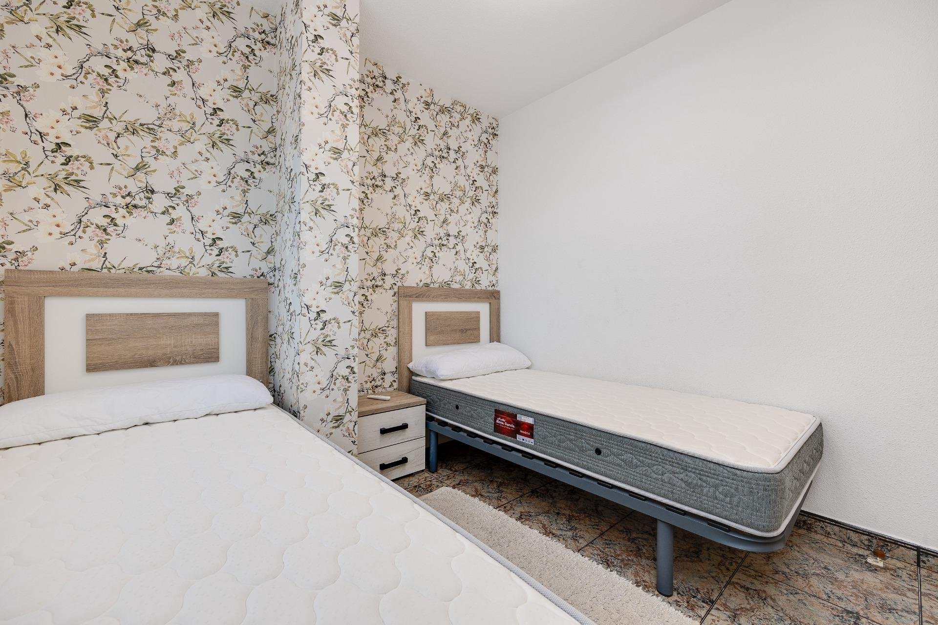 Revente - Appartement -
Torrevieja - Playa De Los Naufragos
