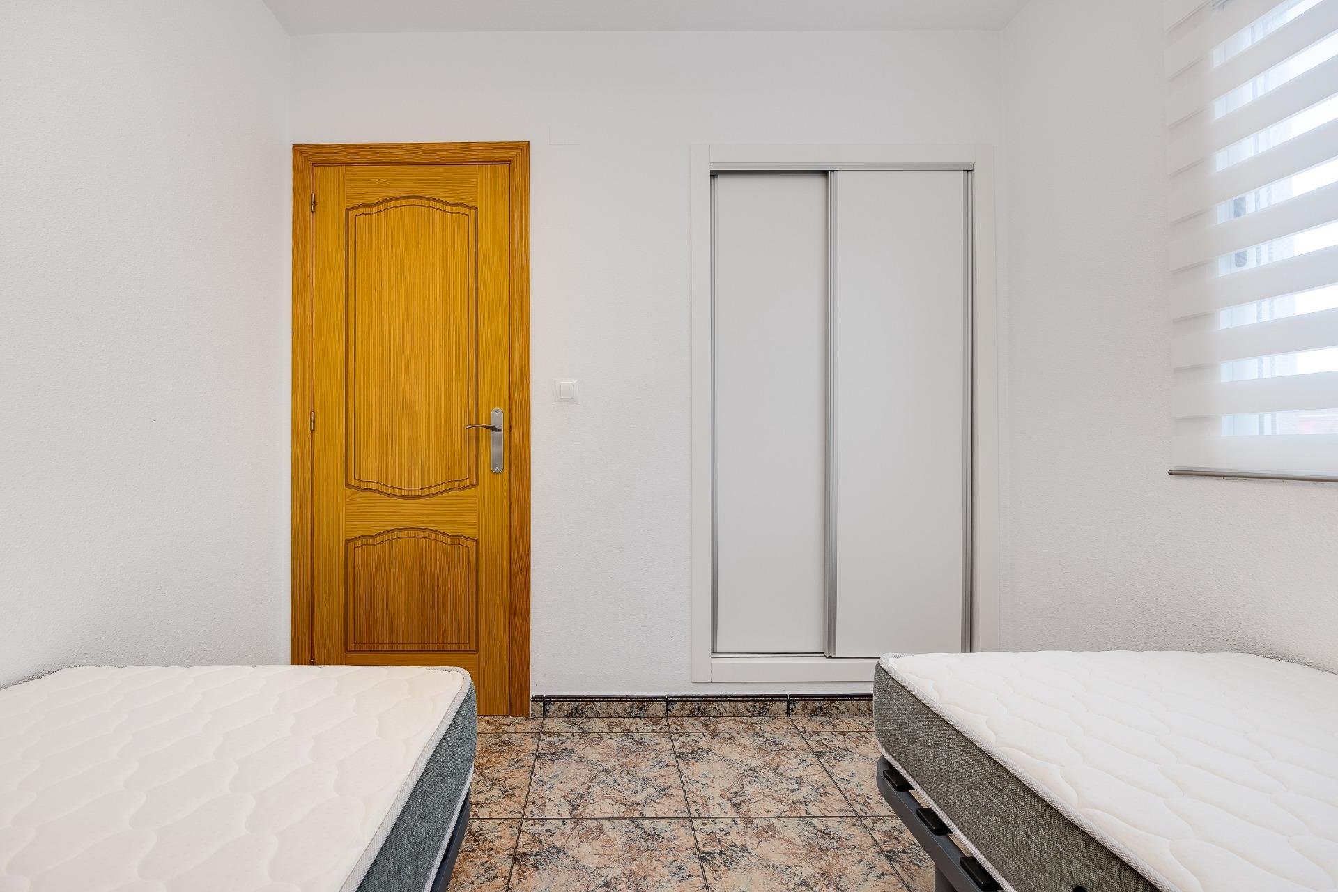 Revente - Appartement -
Torrevieja - Playa De Los Naufragos