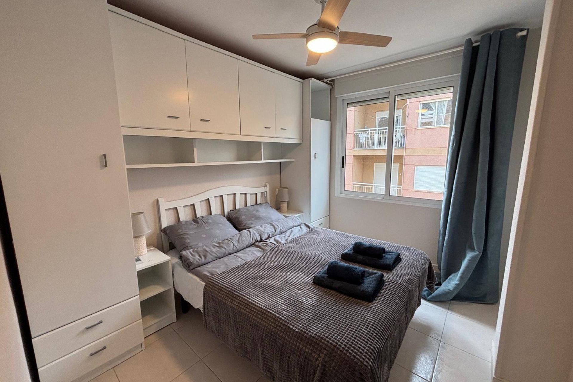 Revente - Appartement -
Torrevieja - Playa De Los Naufragos