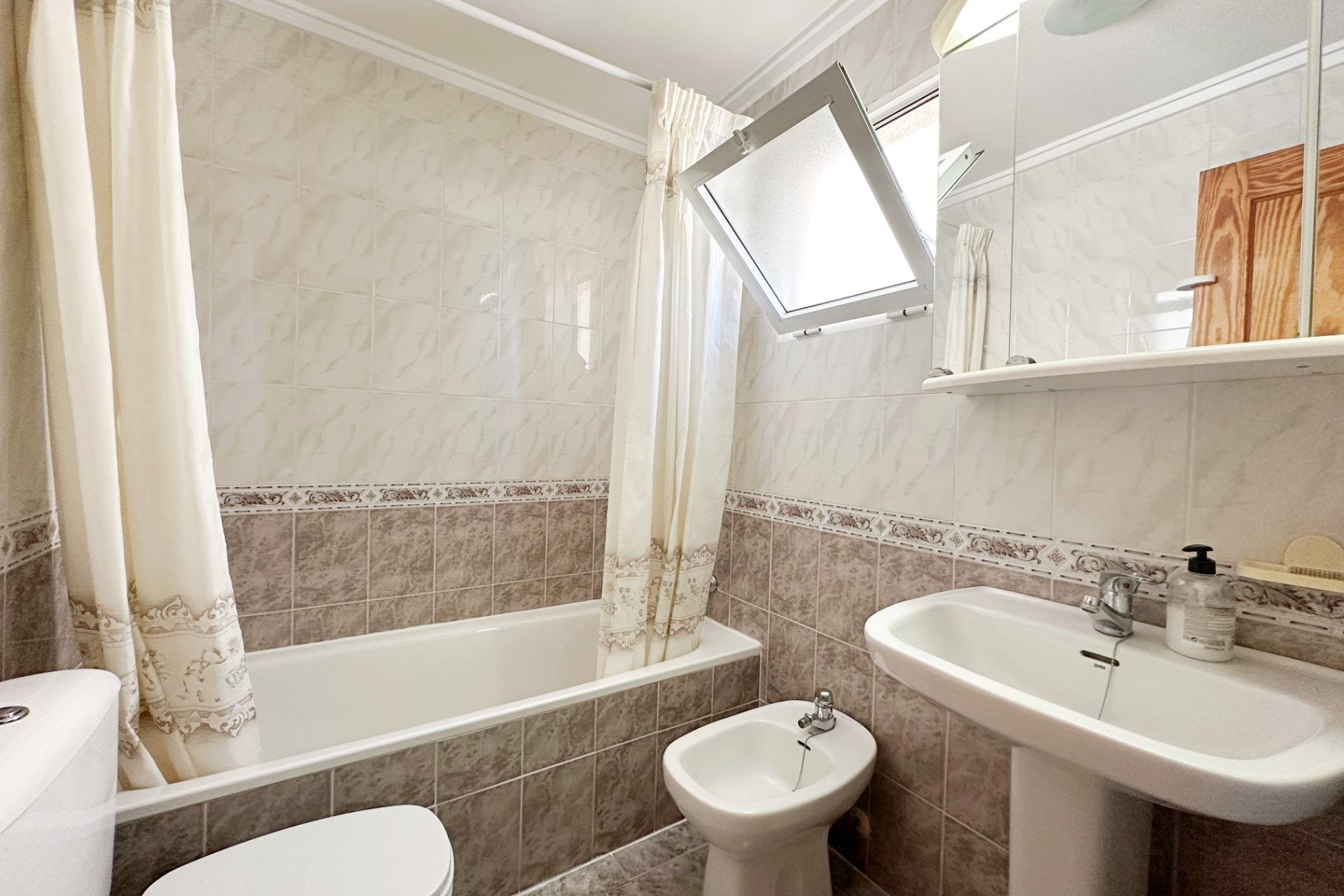 Revente - Appartement -
Torrevieja - Playa del Cura