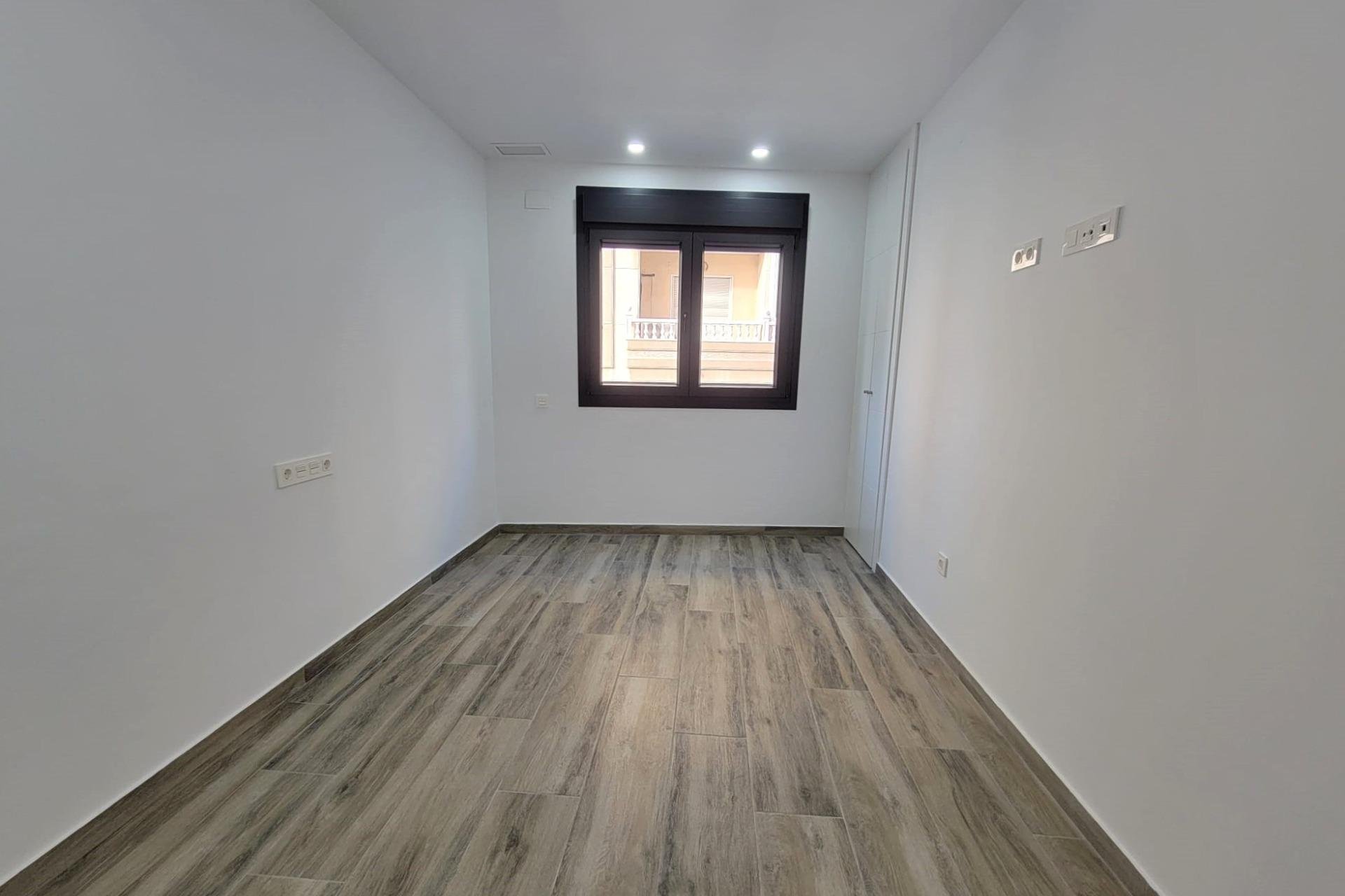 Revente - Appartement -
Torrevieja - Playa del Cura