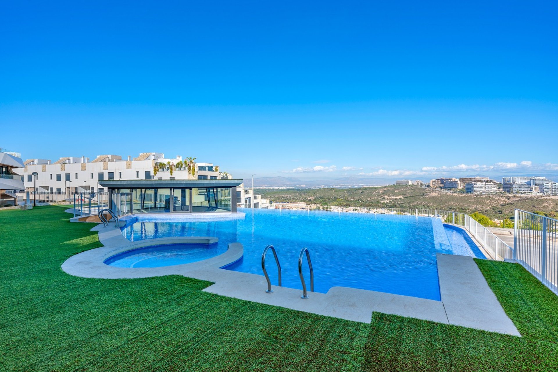 Revente - Attique -
Gran Alacant - Costa Blanca