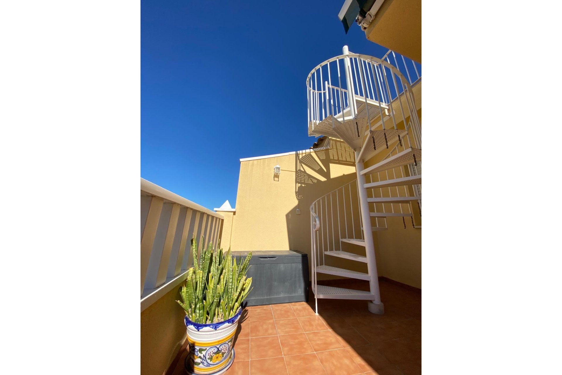 Revente - Attique -
Rafal - Inland