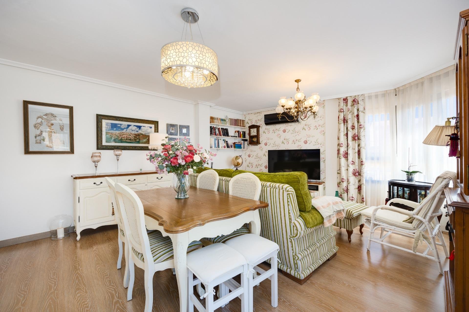 Revente - Attique -
Torrevieja - Centro