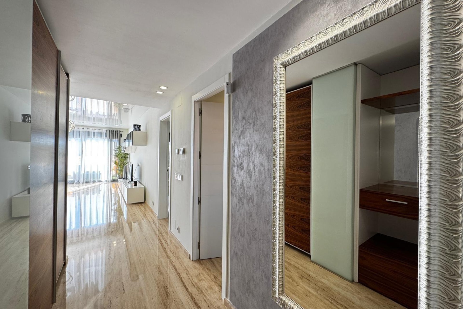 Revente - Attique -
Torrevieja - Estacion De Autobuses