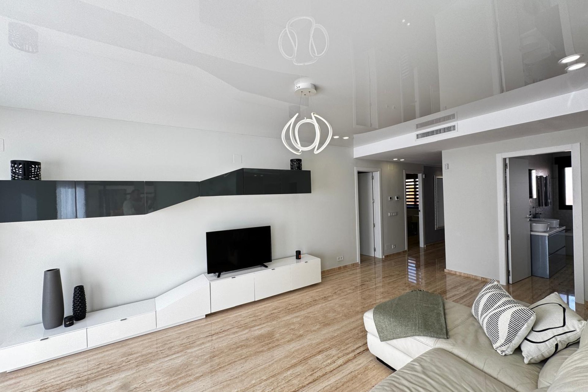 Revente - Attique -
Torrevieja - Estacion De Autobuses