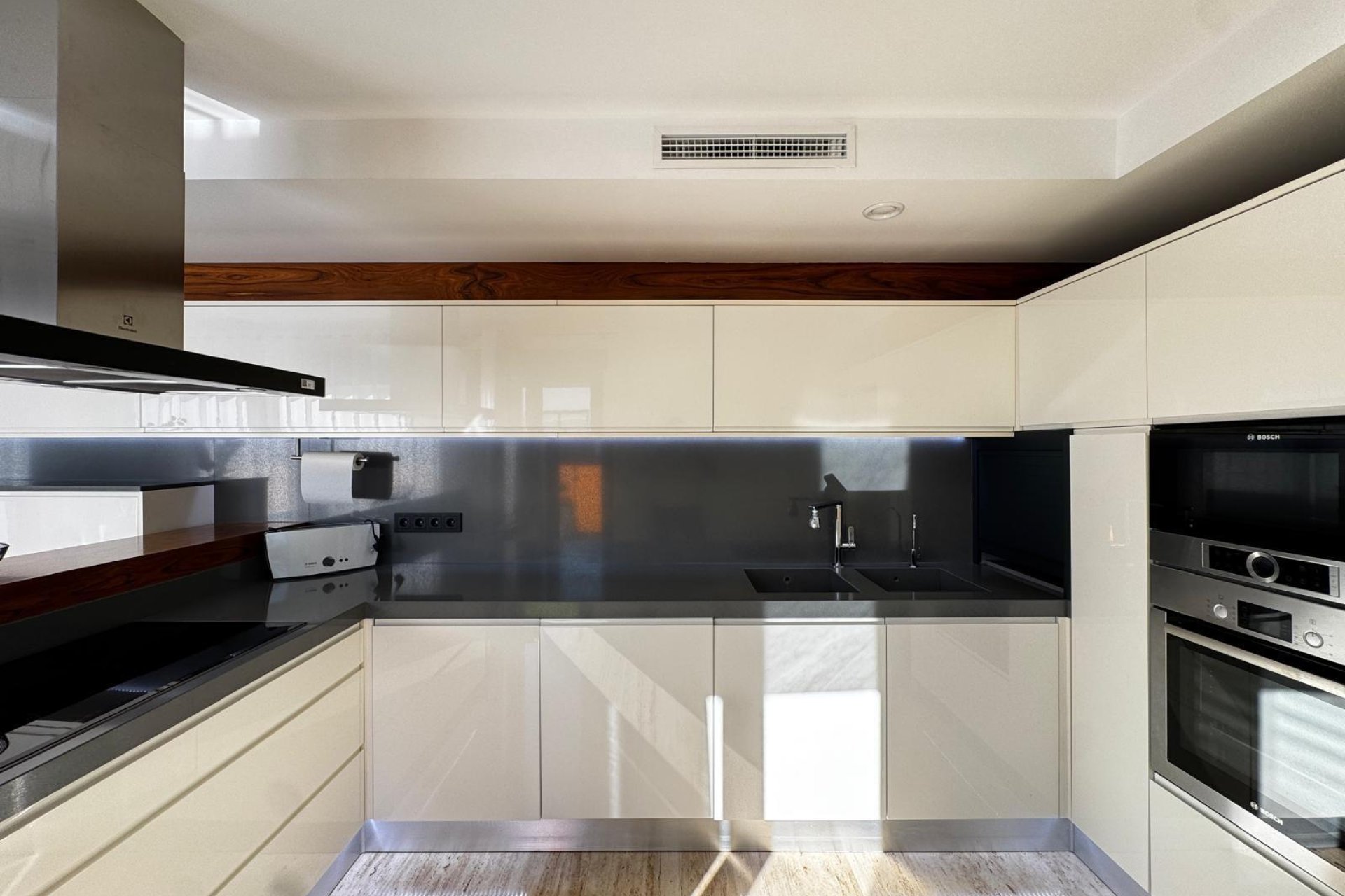 Revente - Attique -
Torrevieja - Estacion De Autobuses