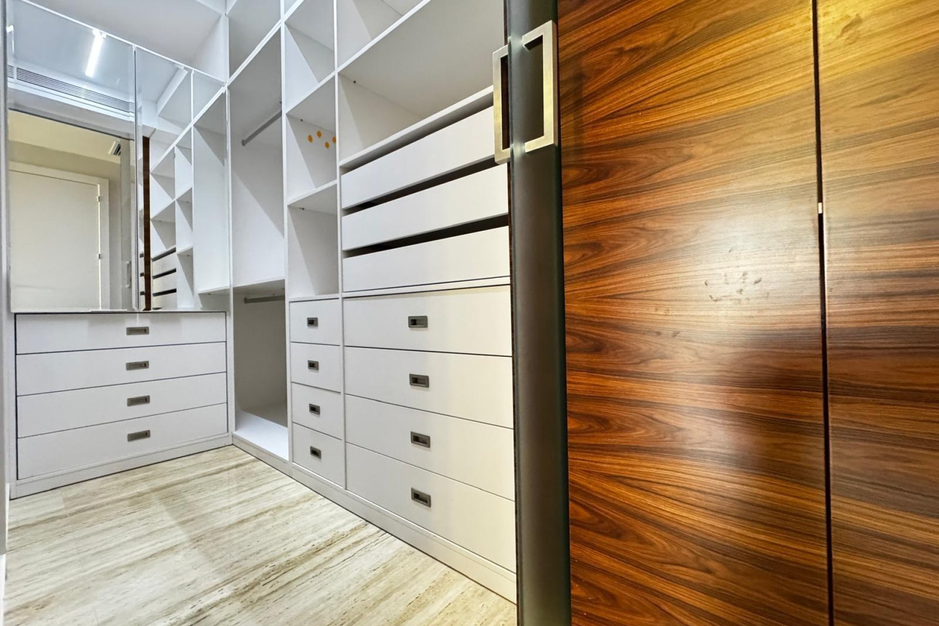 Revente - Attique -
Torrevieja - Estacion De Autobuses