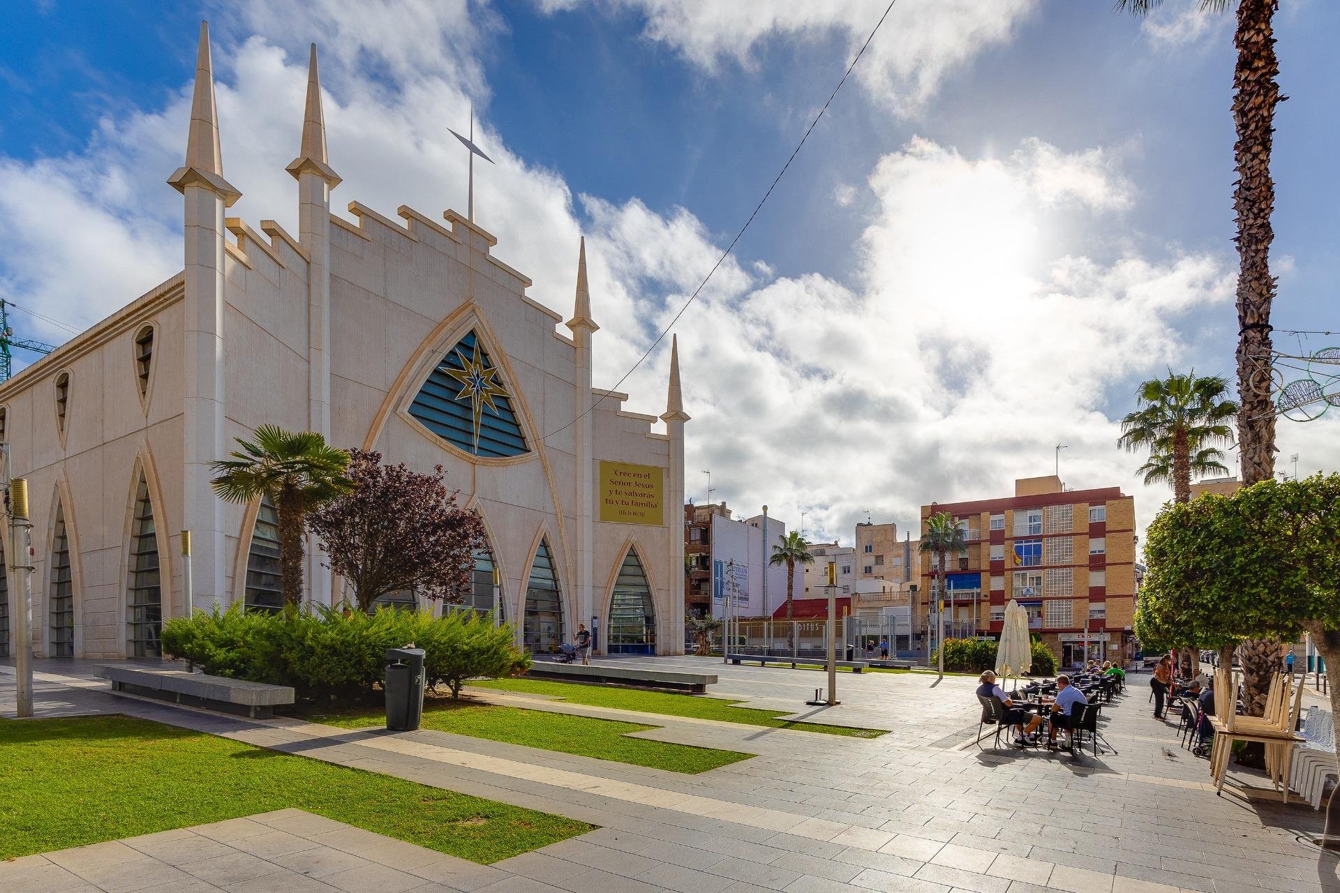 Revente - Attique -
Torrevieja - Paseo Maritimo