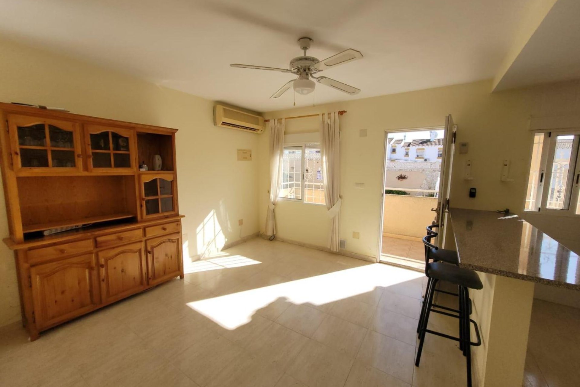 Revente - Bungalow -
San Miguel de Salinas - Inland