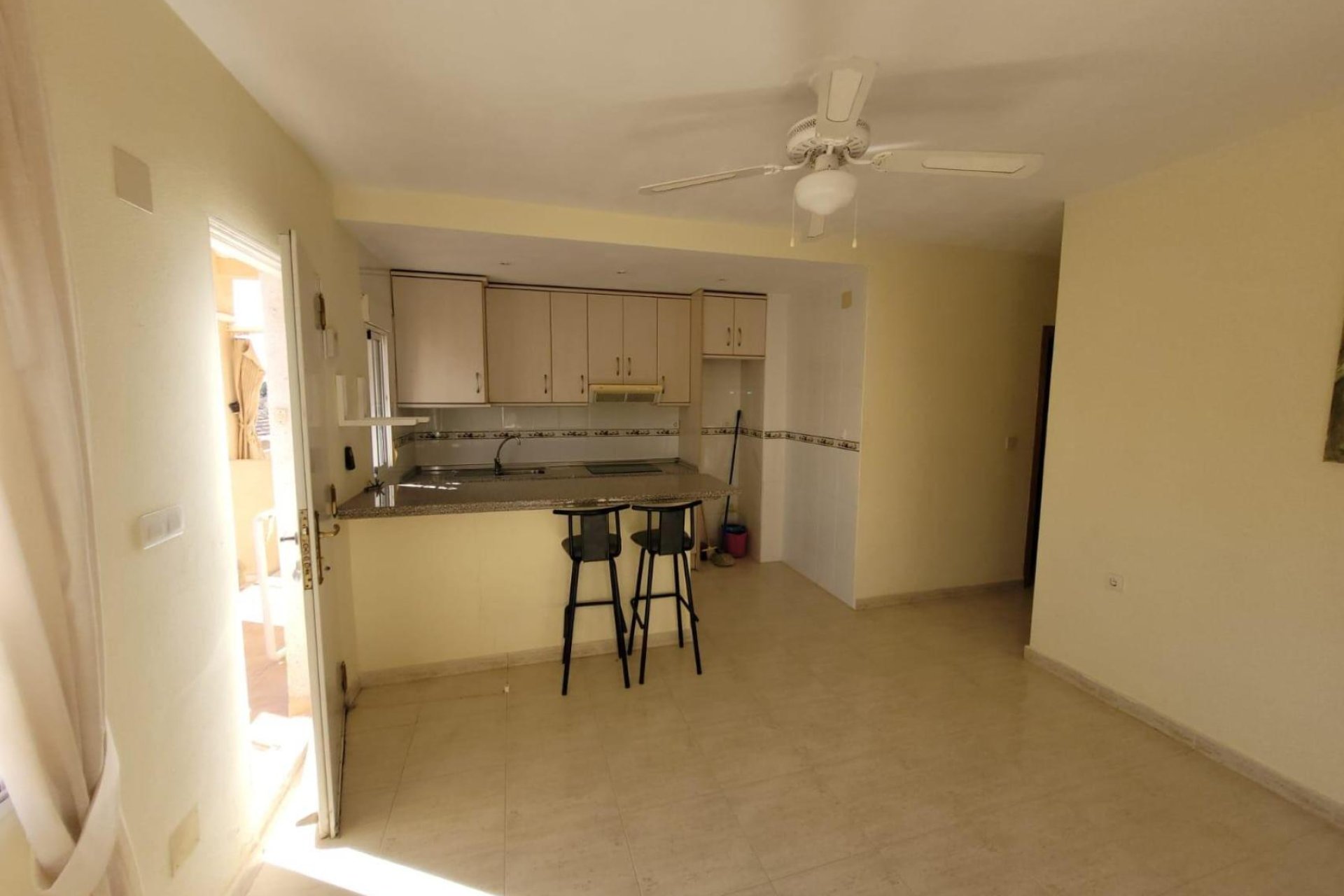 Revente - Bungalow -
San Miguel de Salinas - Inland