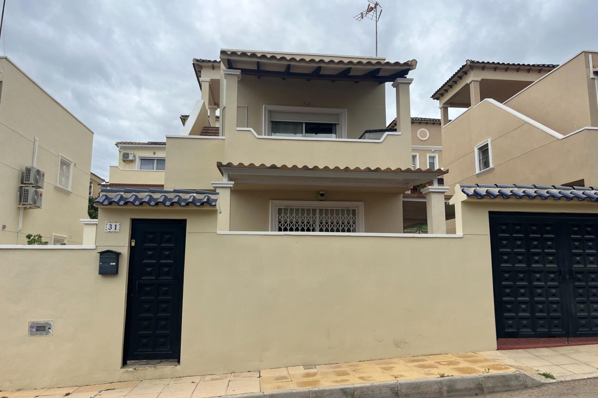 Revente - Duplex -
San Miguel de Salinas - Las Filipinas
