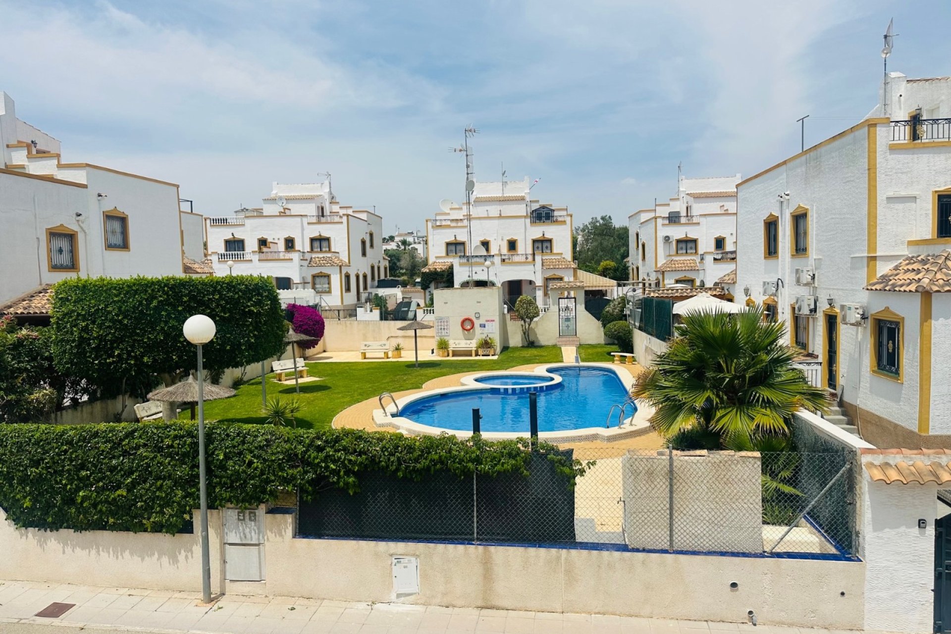 Revente - Maison de ville -
Orihuela - Inland