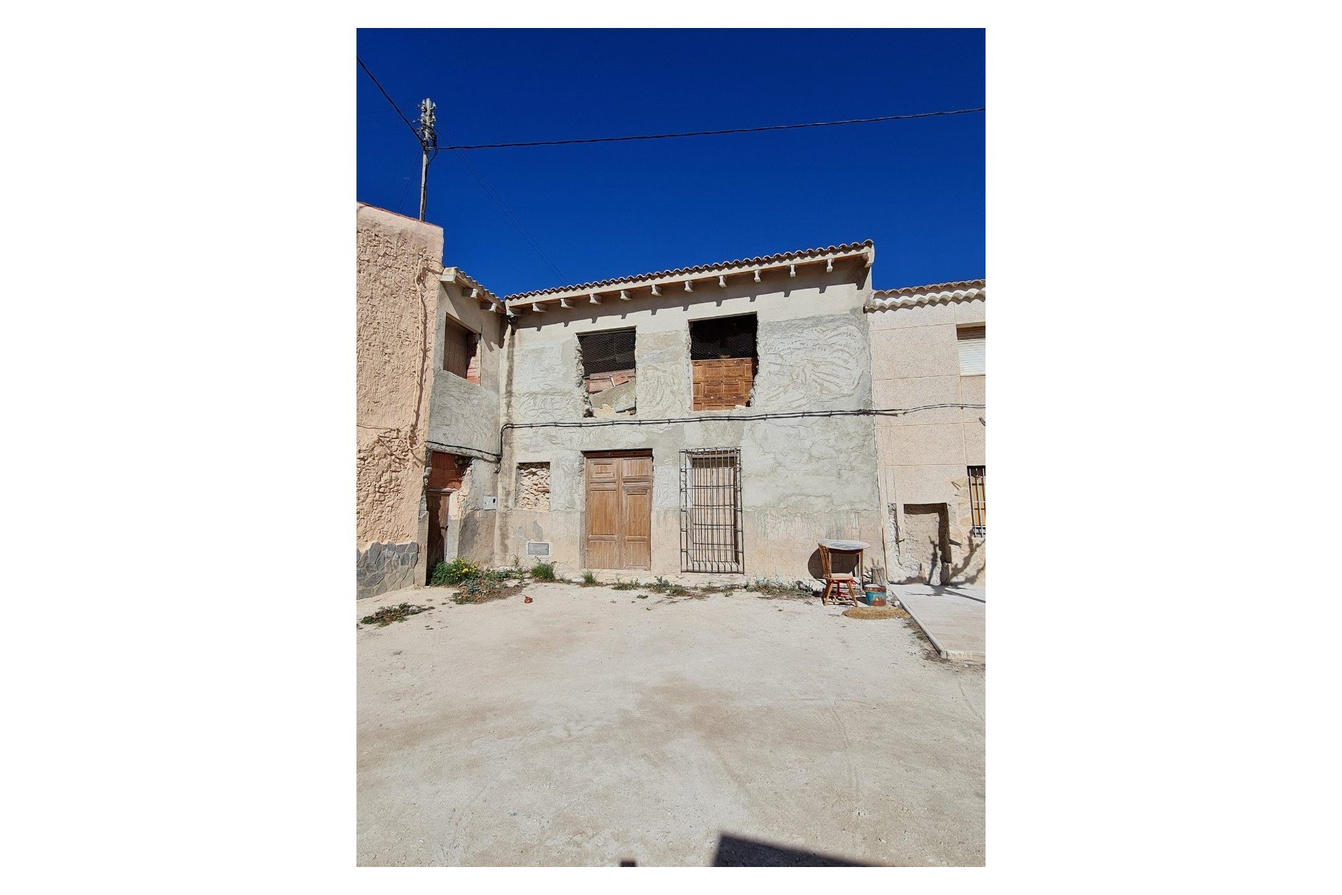 Revente - Maison de ville -
Pinoso - Inland