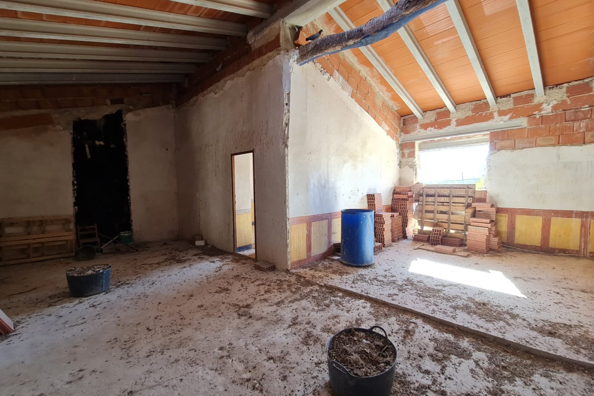 Revente - Maison de ville -
Pinoso - Inland