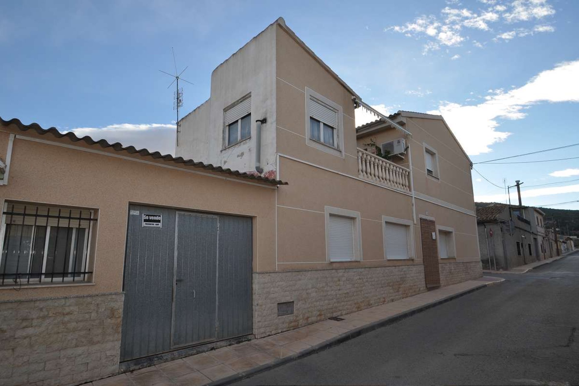 Revente - Maison de ville -
Pinoso - Inland