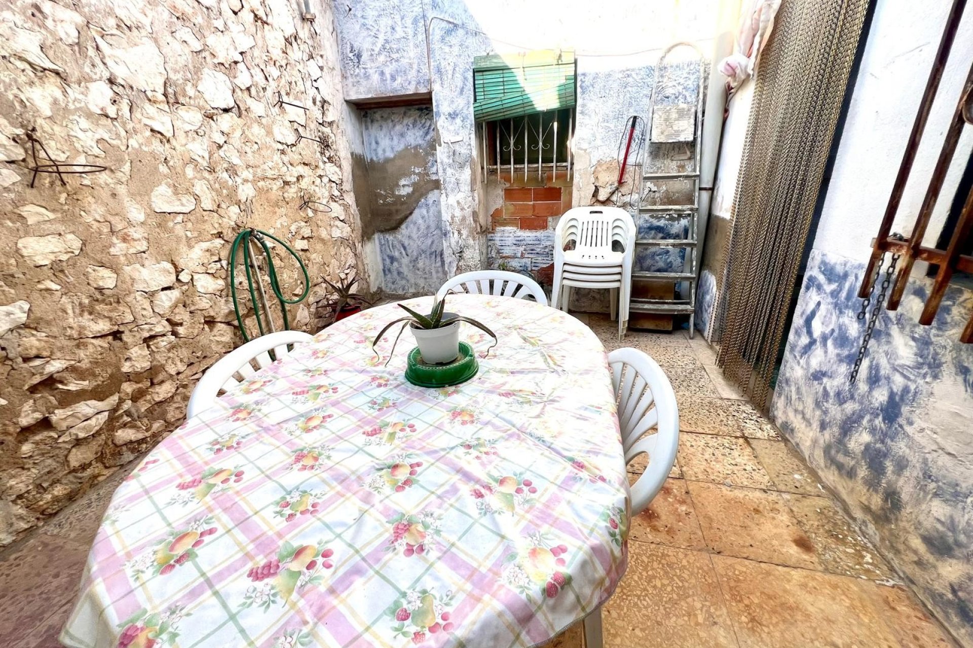 Revente - Maison de ville -
Pinoso - Inland