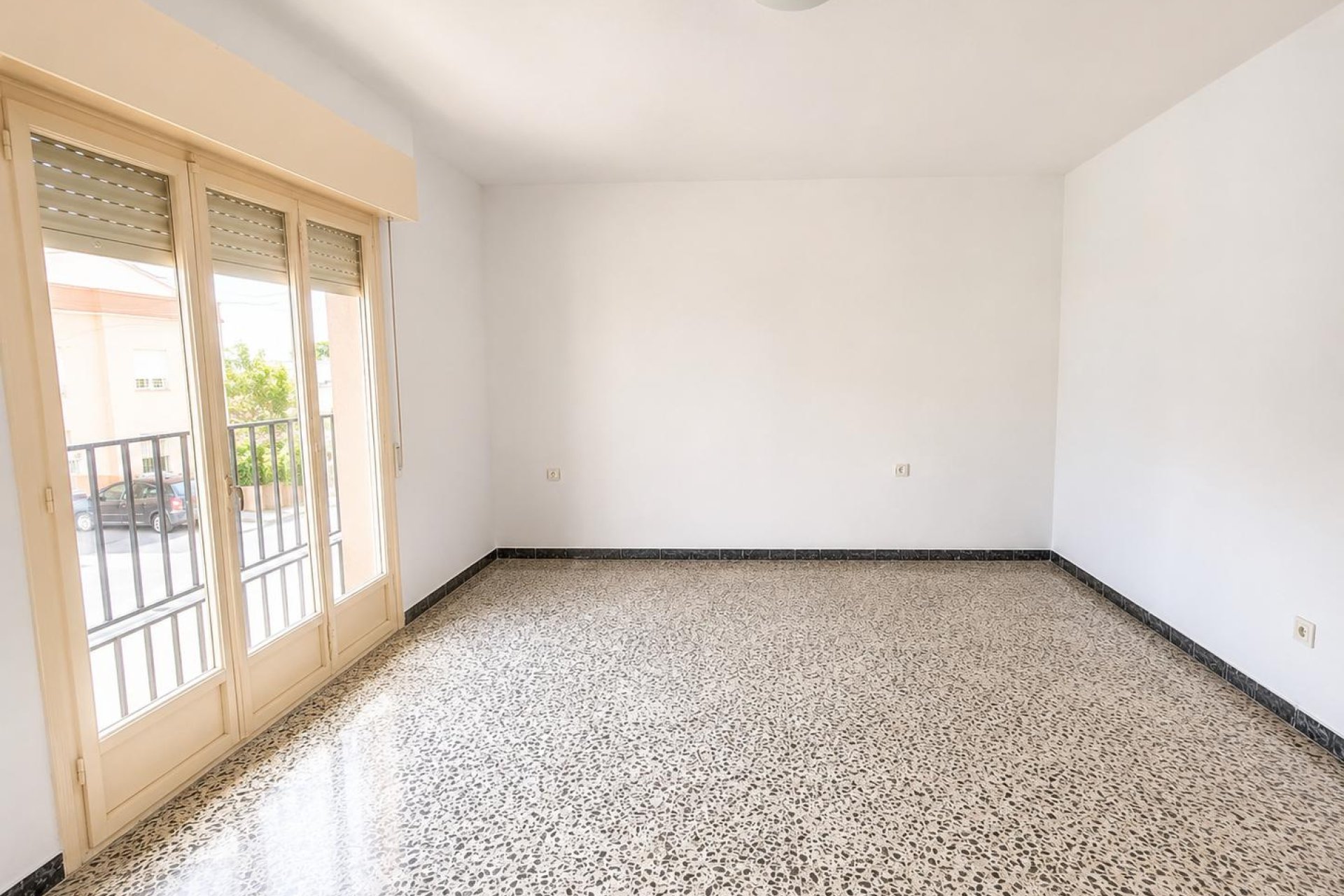 Revente - Maison de ville -
Pinoso - Inland
