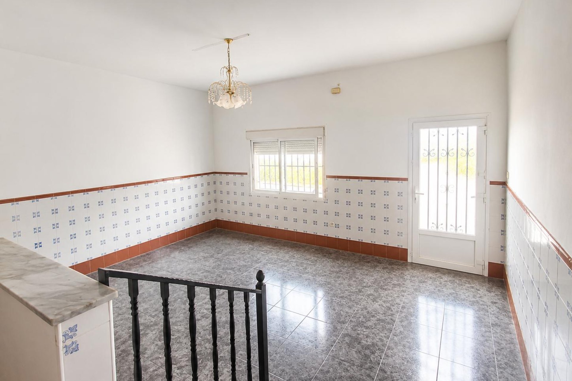 Revente - Maison de ville -
Pinoso - Inland