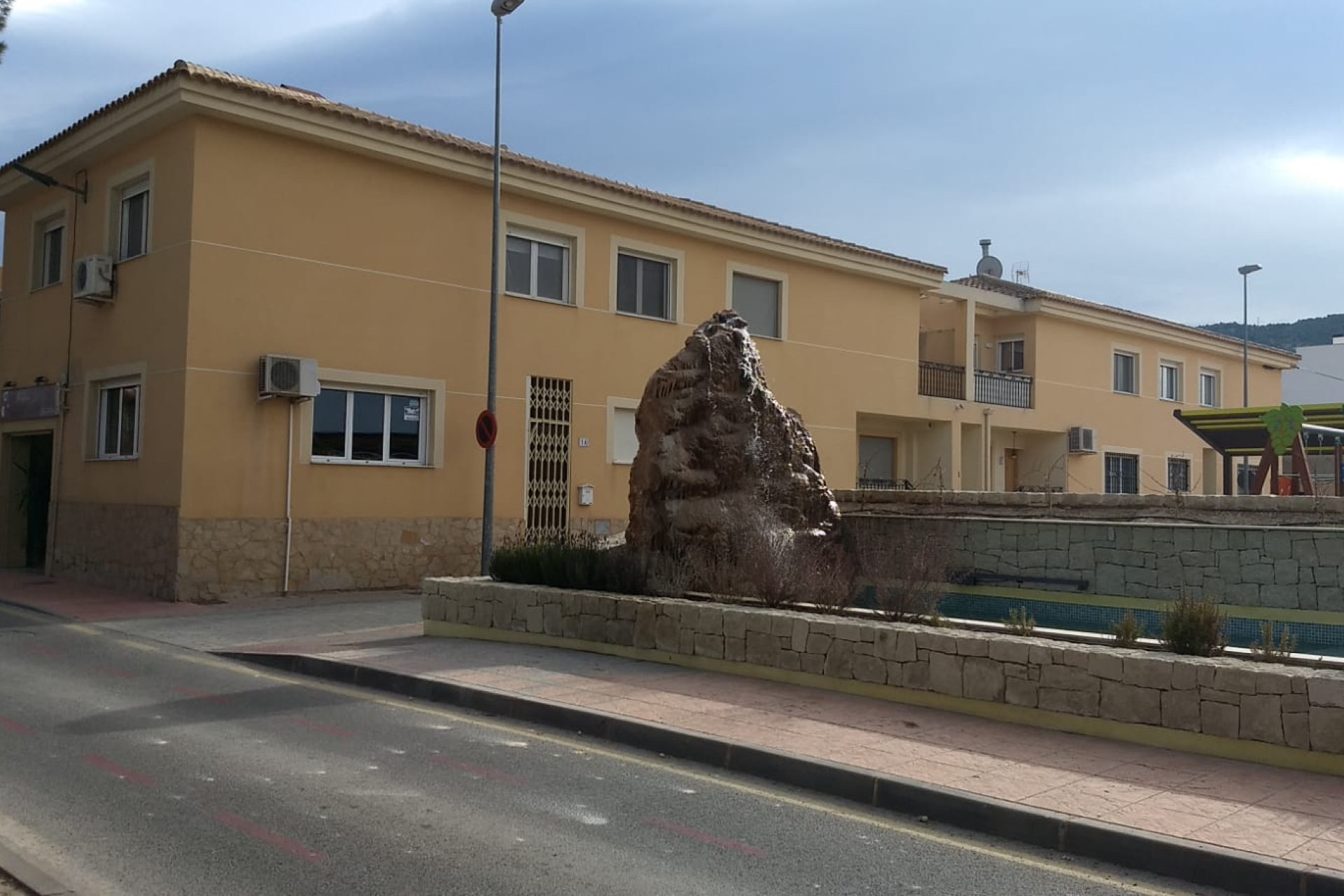 Revente - Maison de ville -
Pinoso - Inland