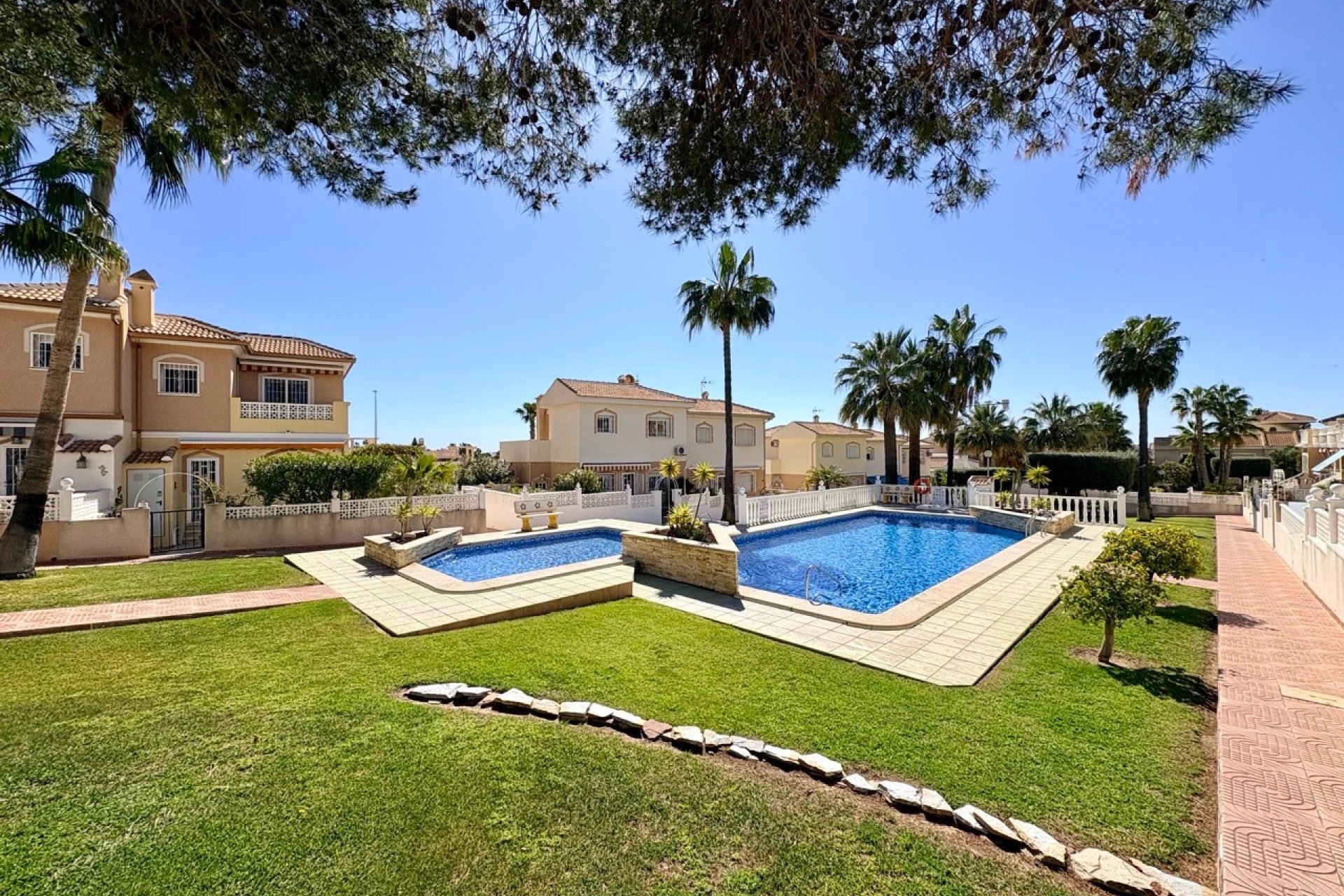 Revente - Maison de ville -
Rojales - Inland
