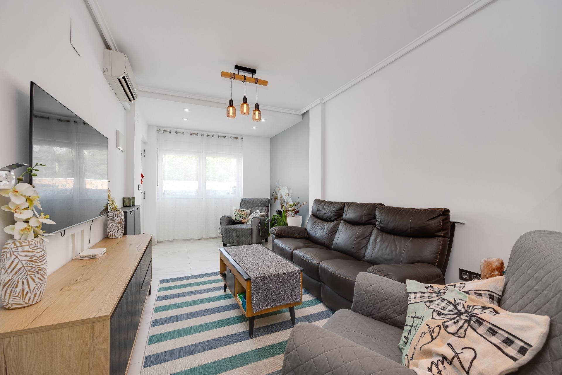 Revente - Maison de ville -
Torrevieja - Aguas Nuevas