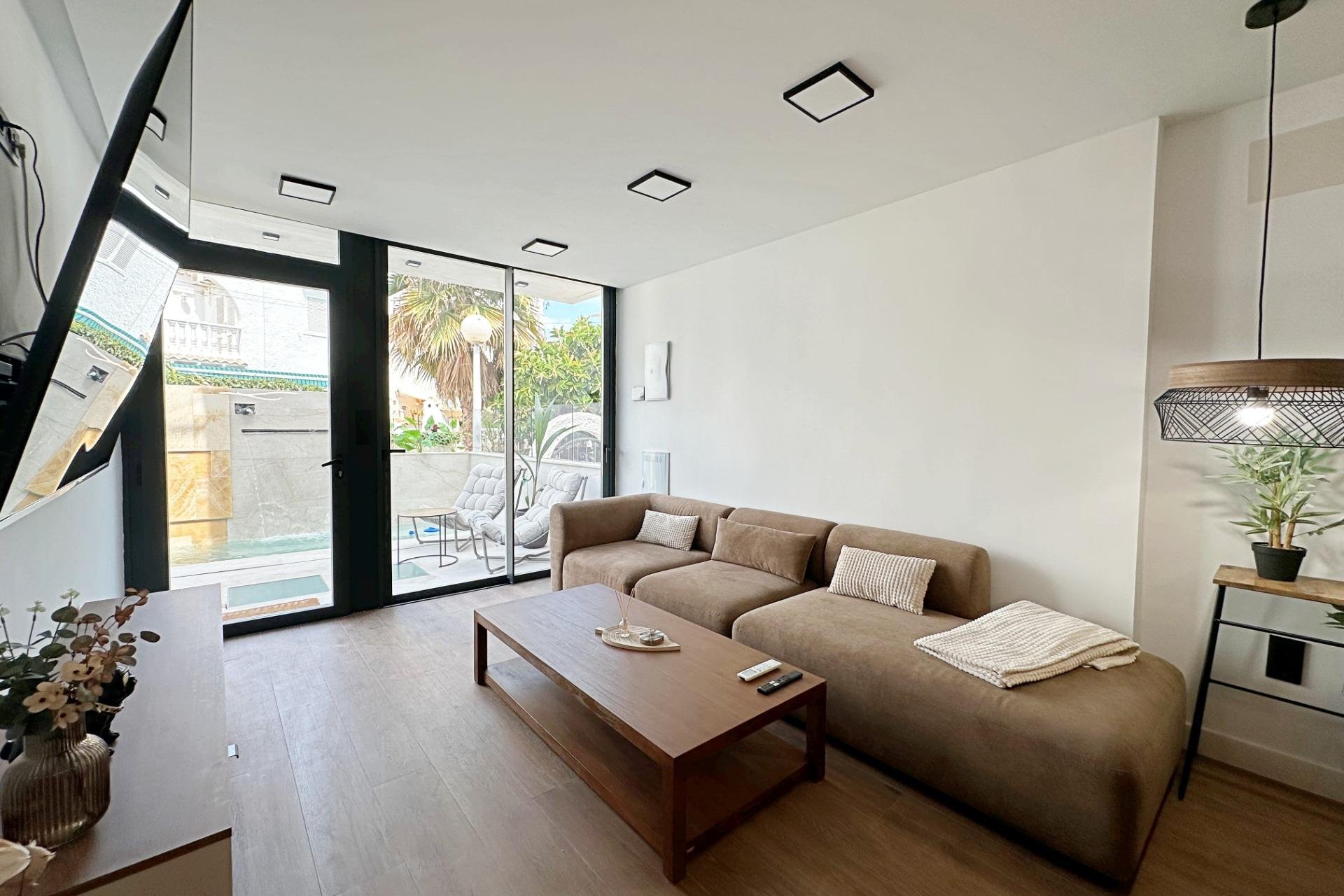 Revente - Maison de ville -
Torrevieja - Calas Blanca