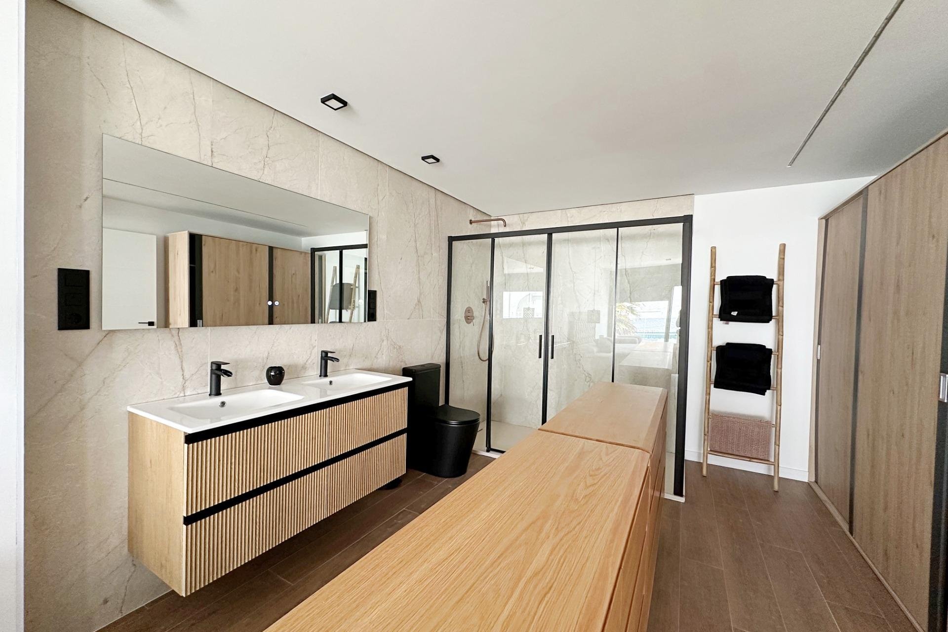 Revente - Maison de ville -
Torrevieja - Calas Blanca