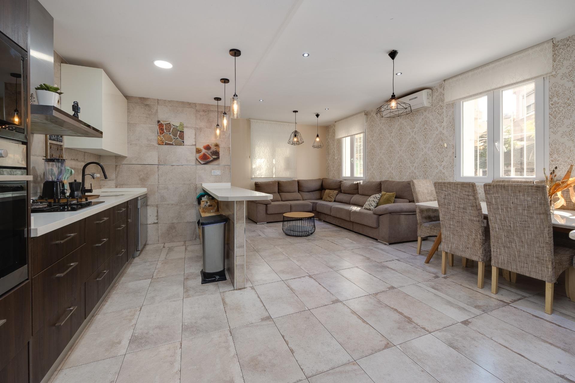 Revente - Maison de ville -
Torrevieja - Centro