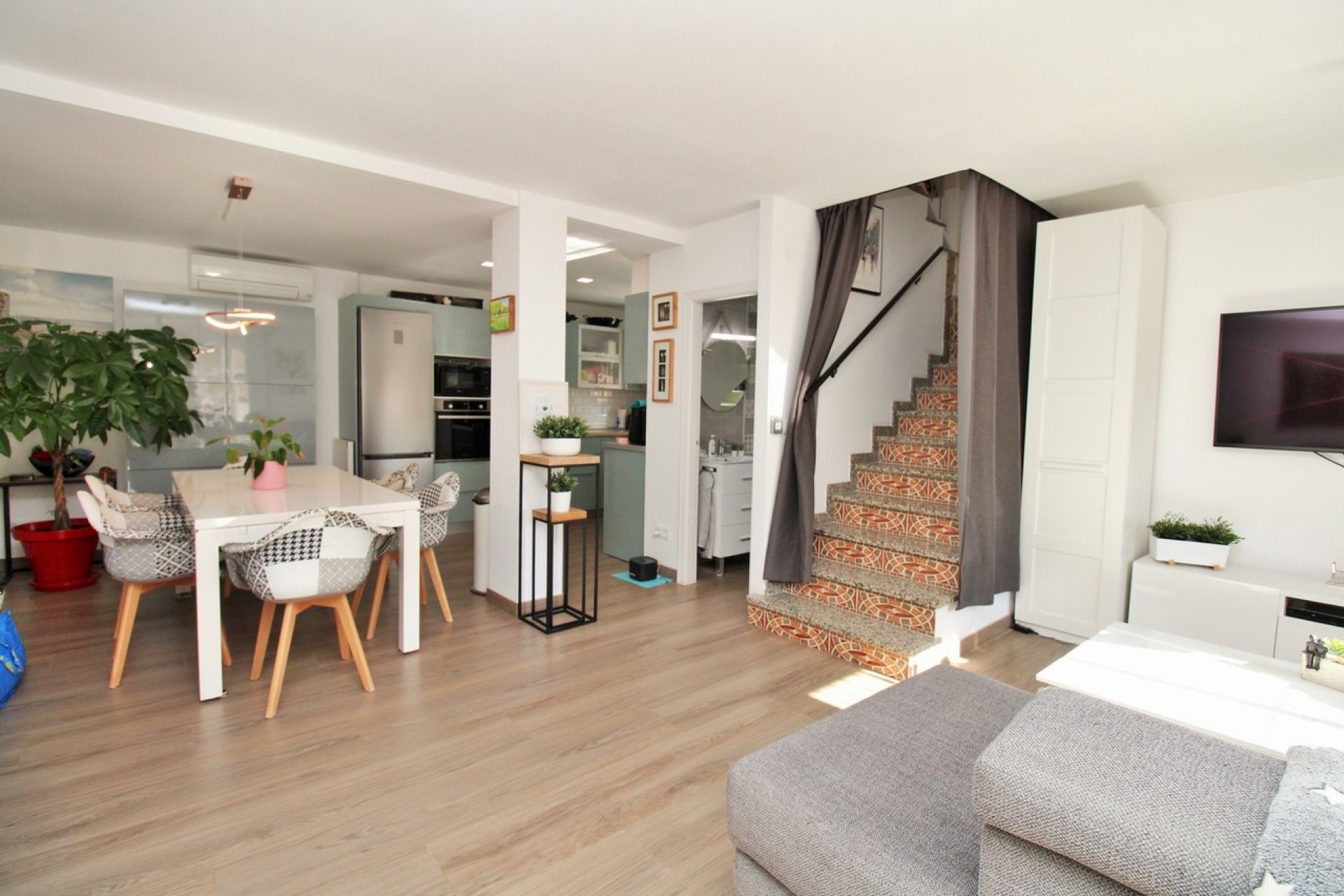 Revente - Maison de ville -
Villamartin - Costa Blanca
