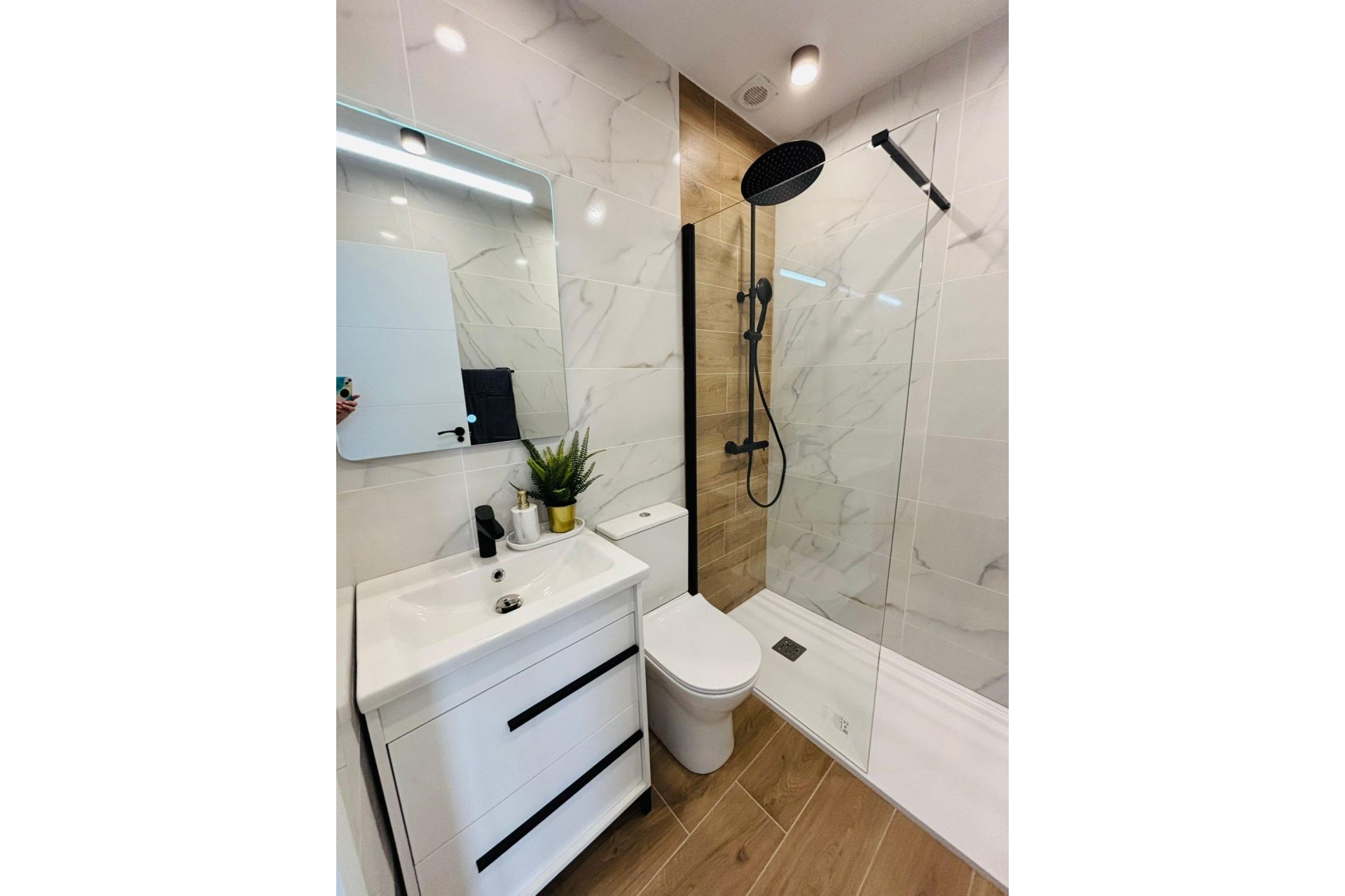 Revente - Quad House -
Torrevieja - Carrefour