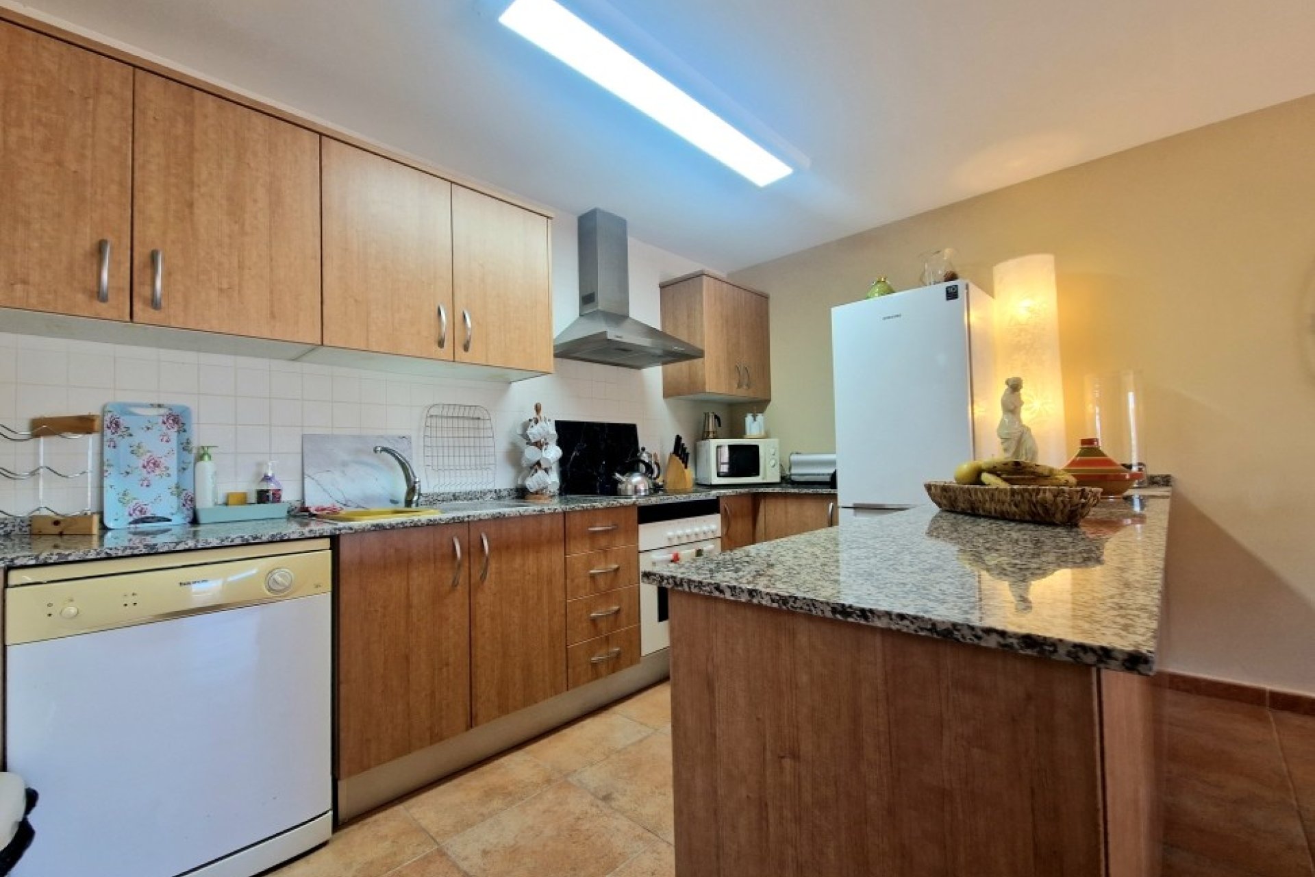 Revente - Semi Detached -
Relleu - Inland