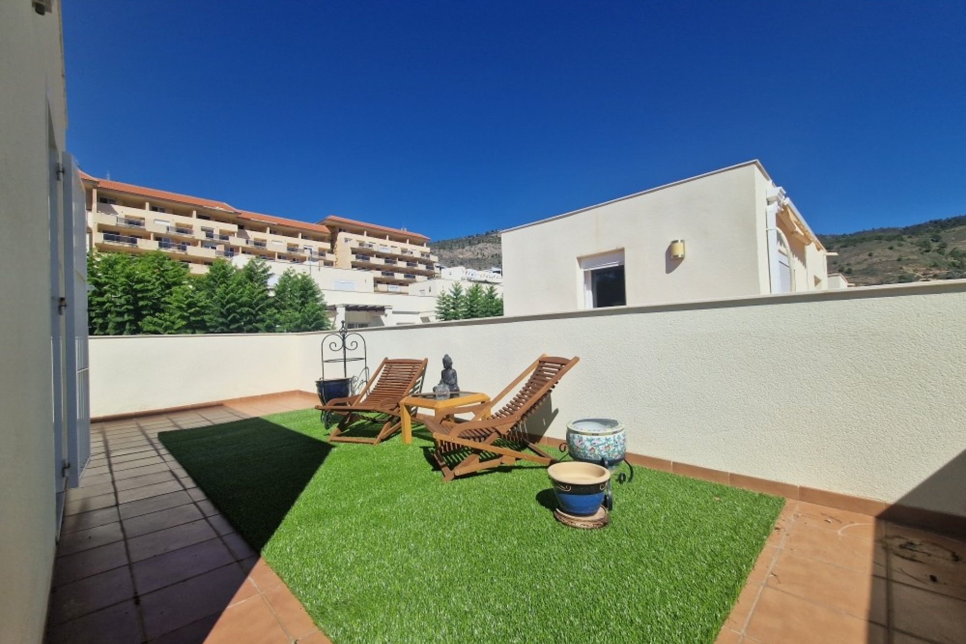 Revente - Semi Detached -
Relleu - Inland