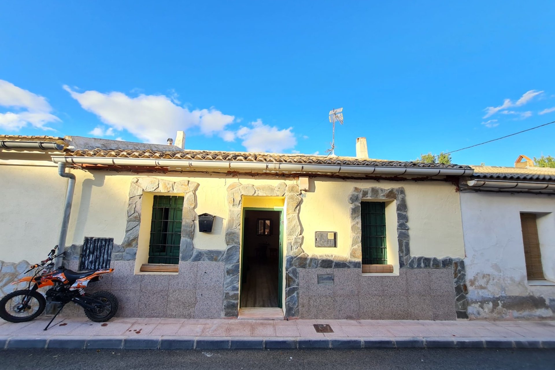 Revente - Town House -
Algueña - Inland