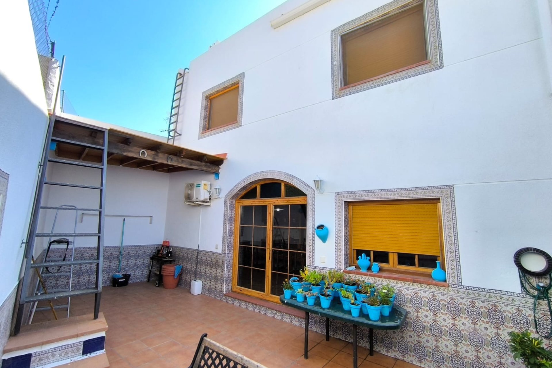 Revente - Town House -
Sax - Inland