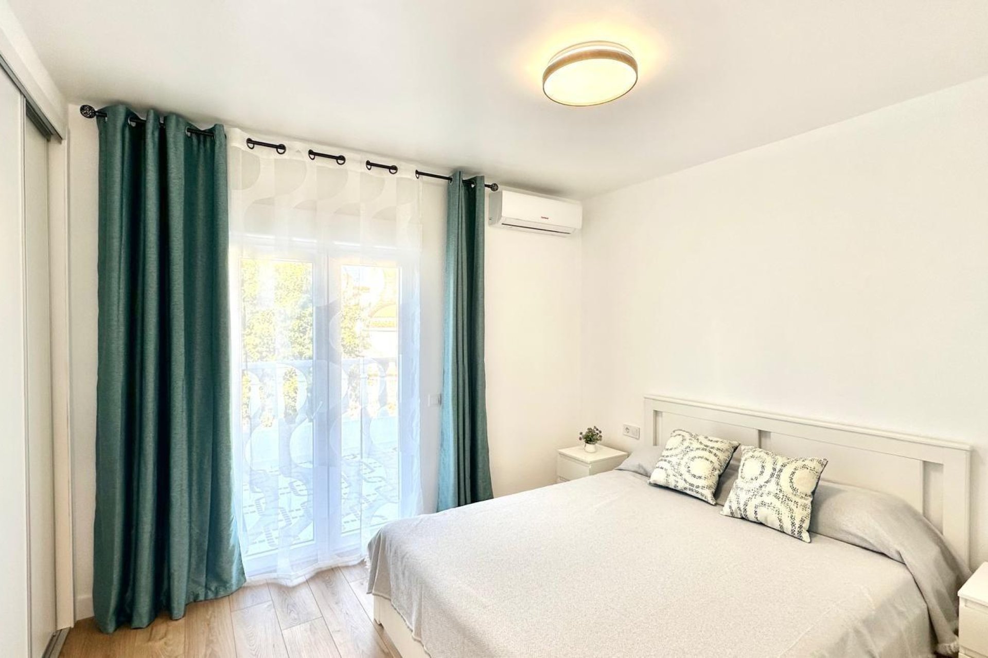 Revente - Town House -
Torrevieja - Estacion De Autobuses