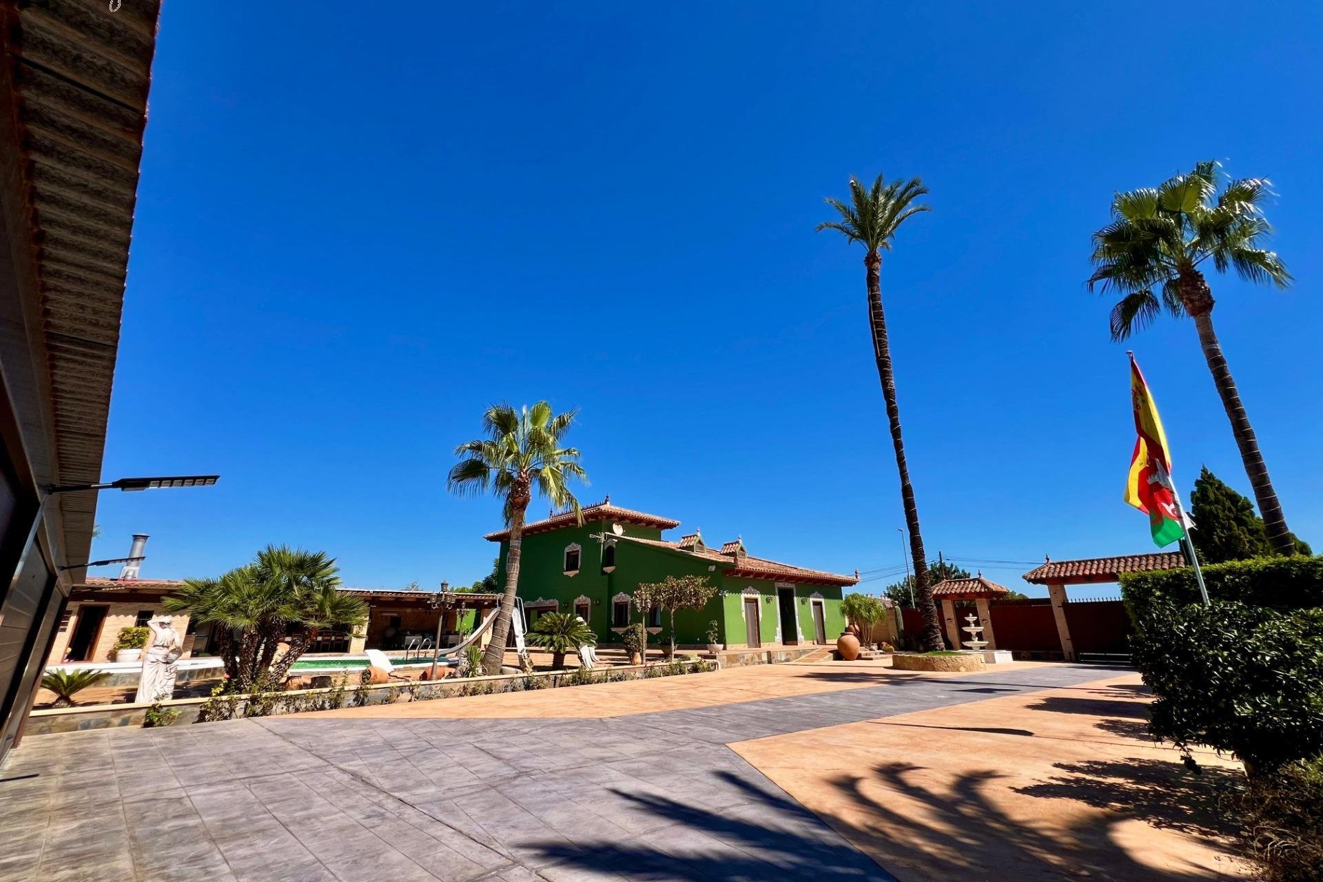 Revente - Villa -
Almoradí - Comunidad Valenciana