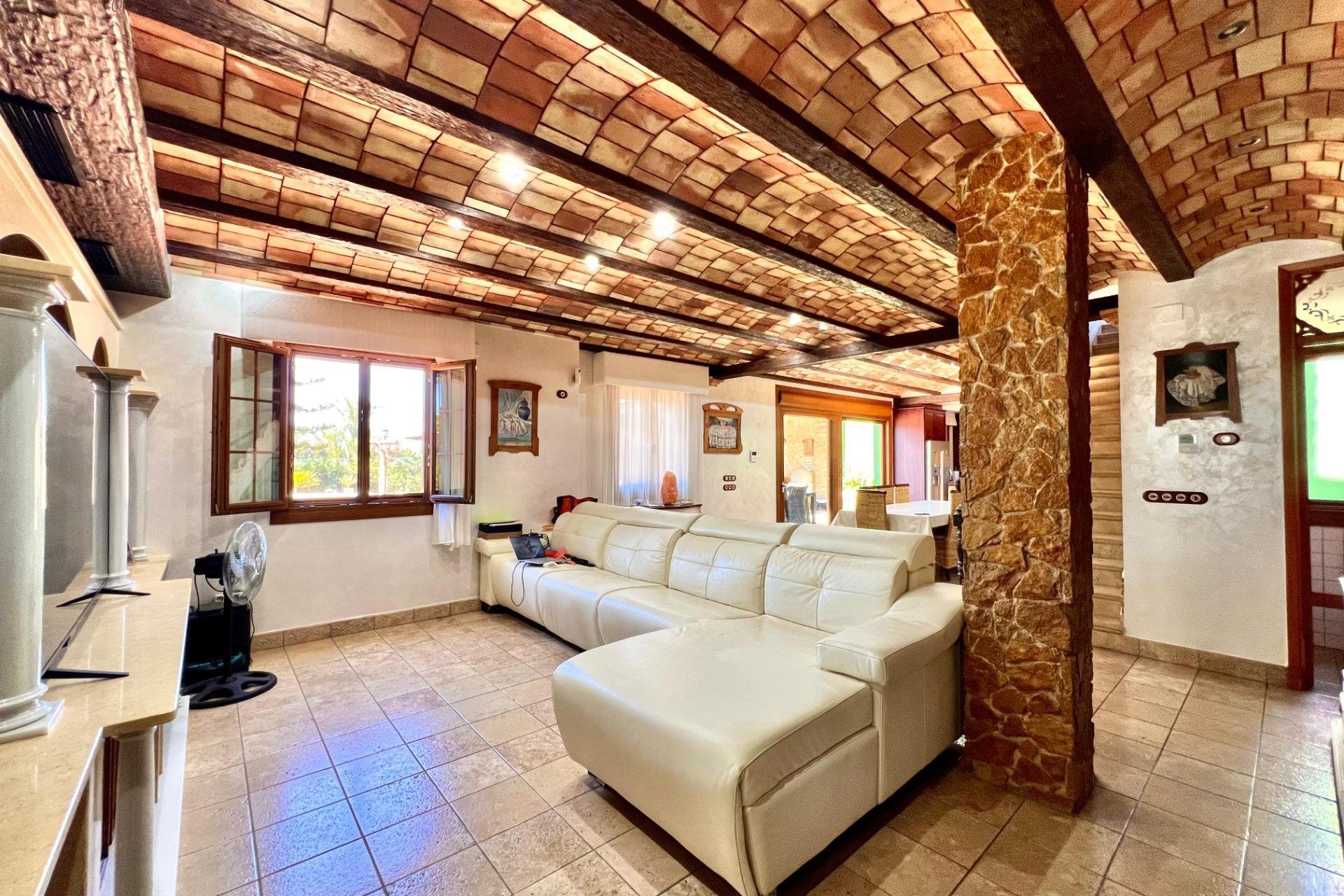 Revente - Villa -
Almoradí - Comunidad Valenciana