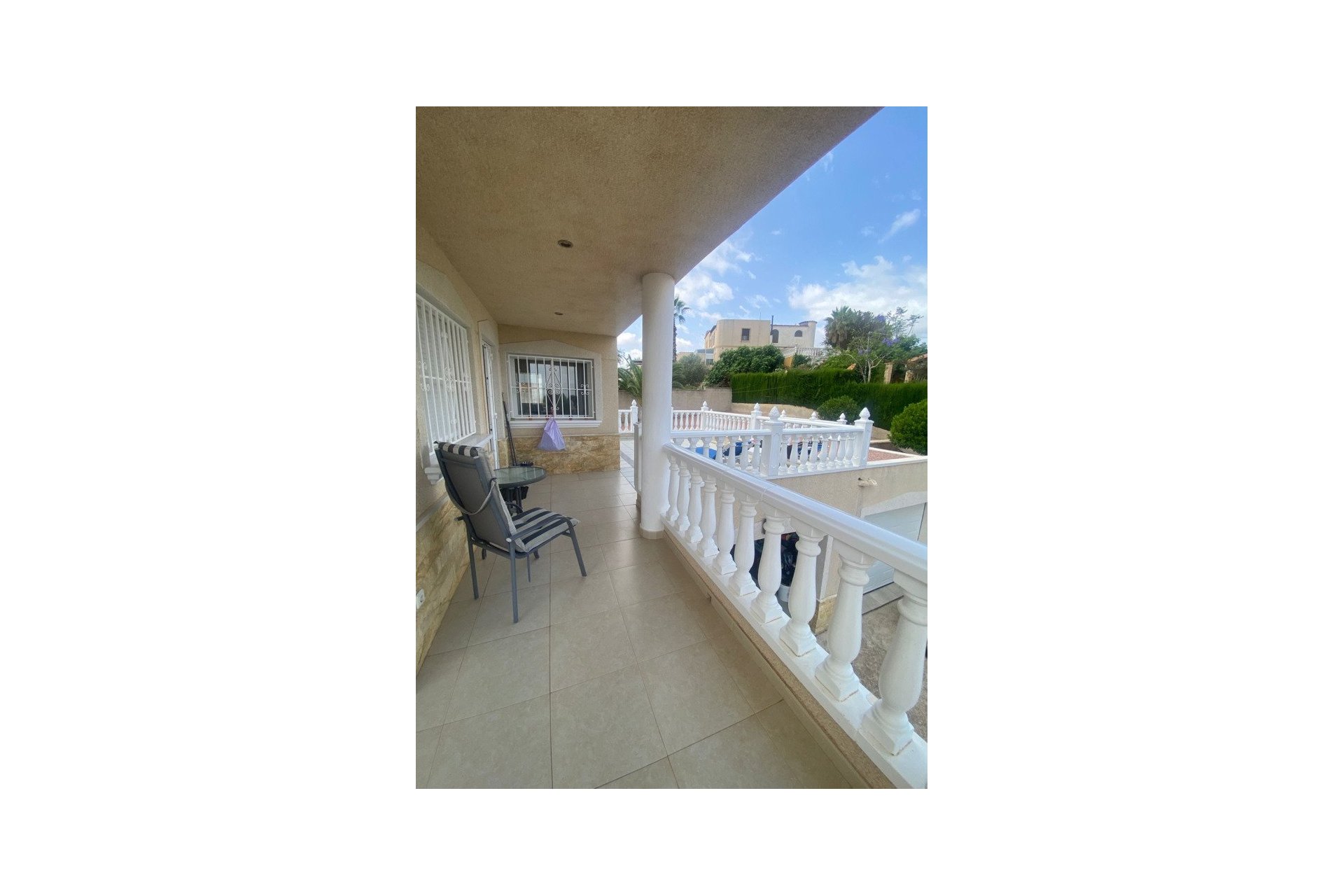 Revente - Villa -
Almoradí - Inland