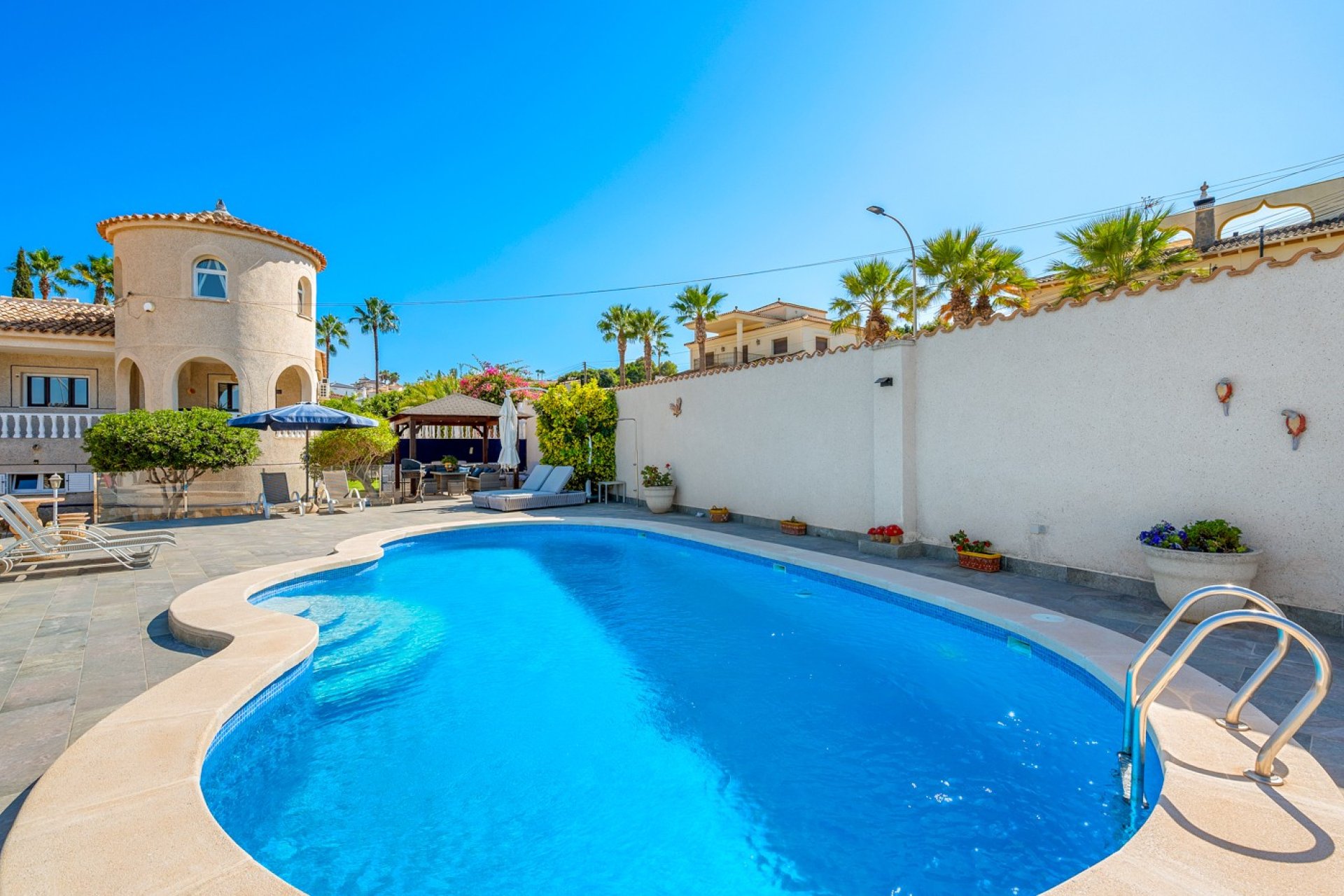 Revente - Villa -
Almoradí - Inland