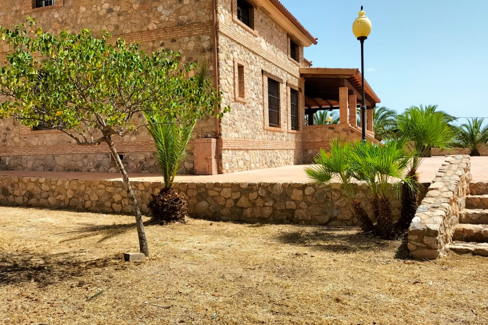Revente - Villa -
Aspe - Inland