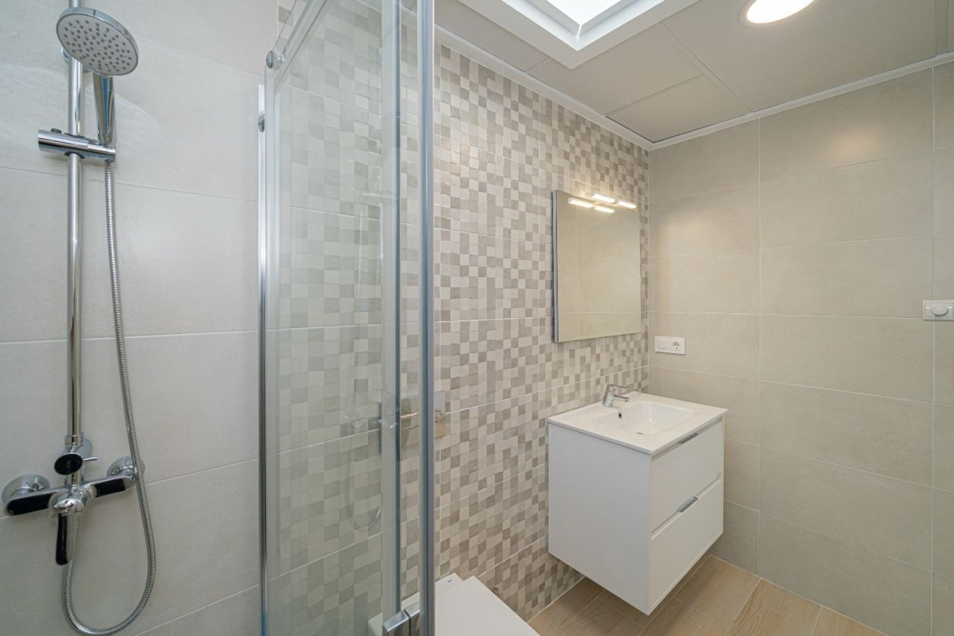 Revente - Villa -
Avileses - Inland