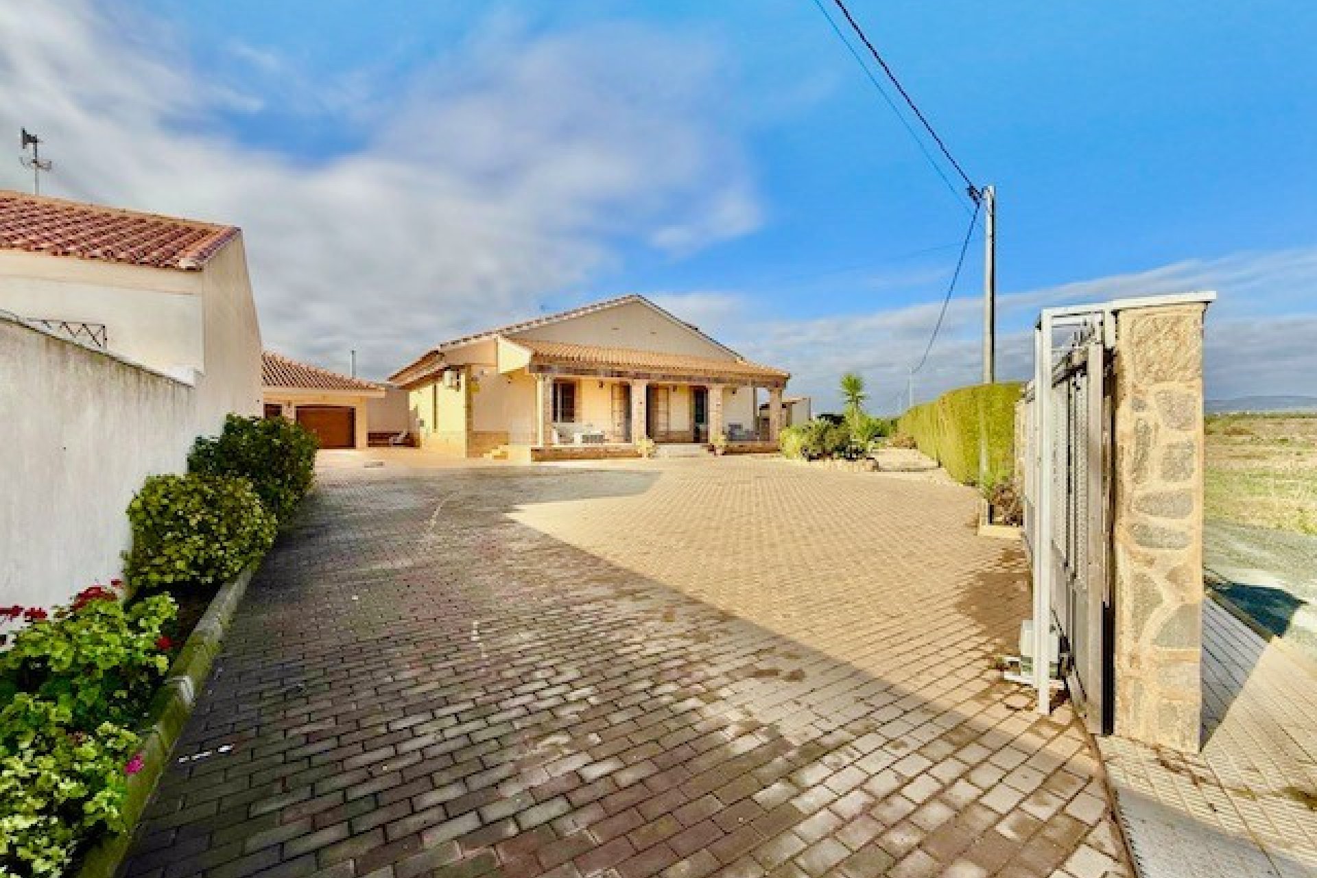 Revente - Villa -
Avileses - Inland