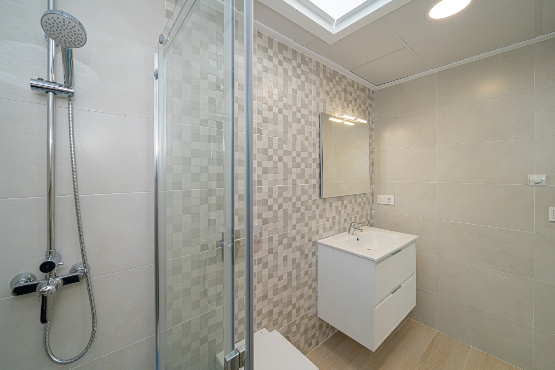 Revente - Villa -
Avileses - Inland