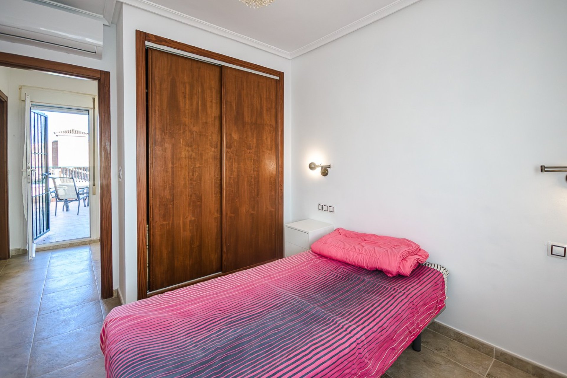 Revente - Villa -
Benferri - Inland