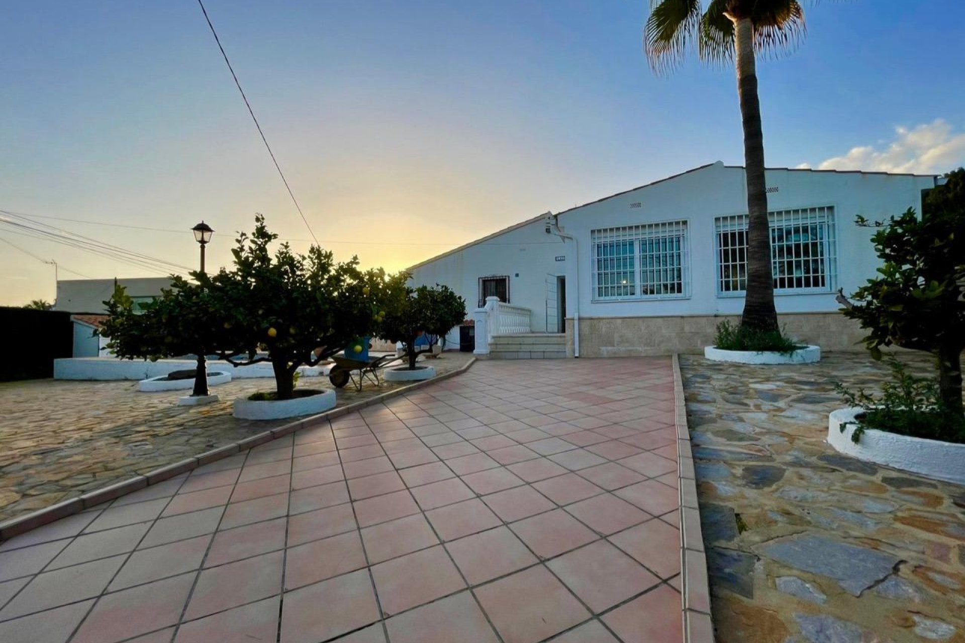 Revente - Villa -
Benidorm - Urbanizaciones