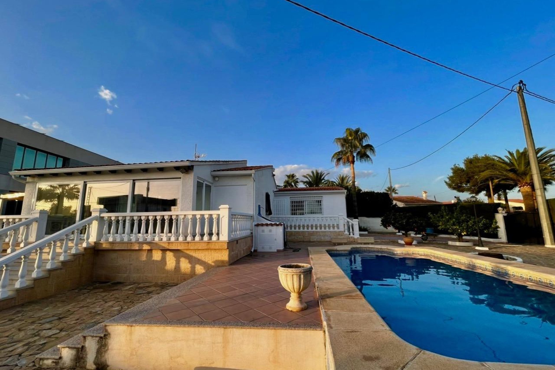 Revente - Villa -
Benidorm - Urbanizaciones