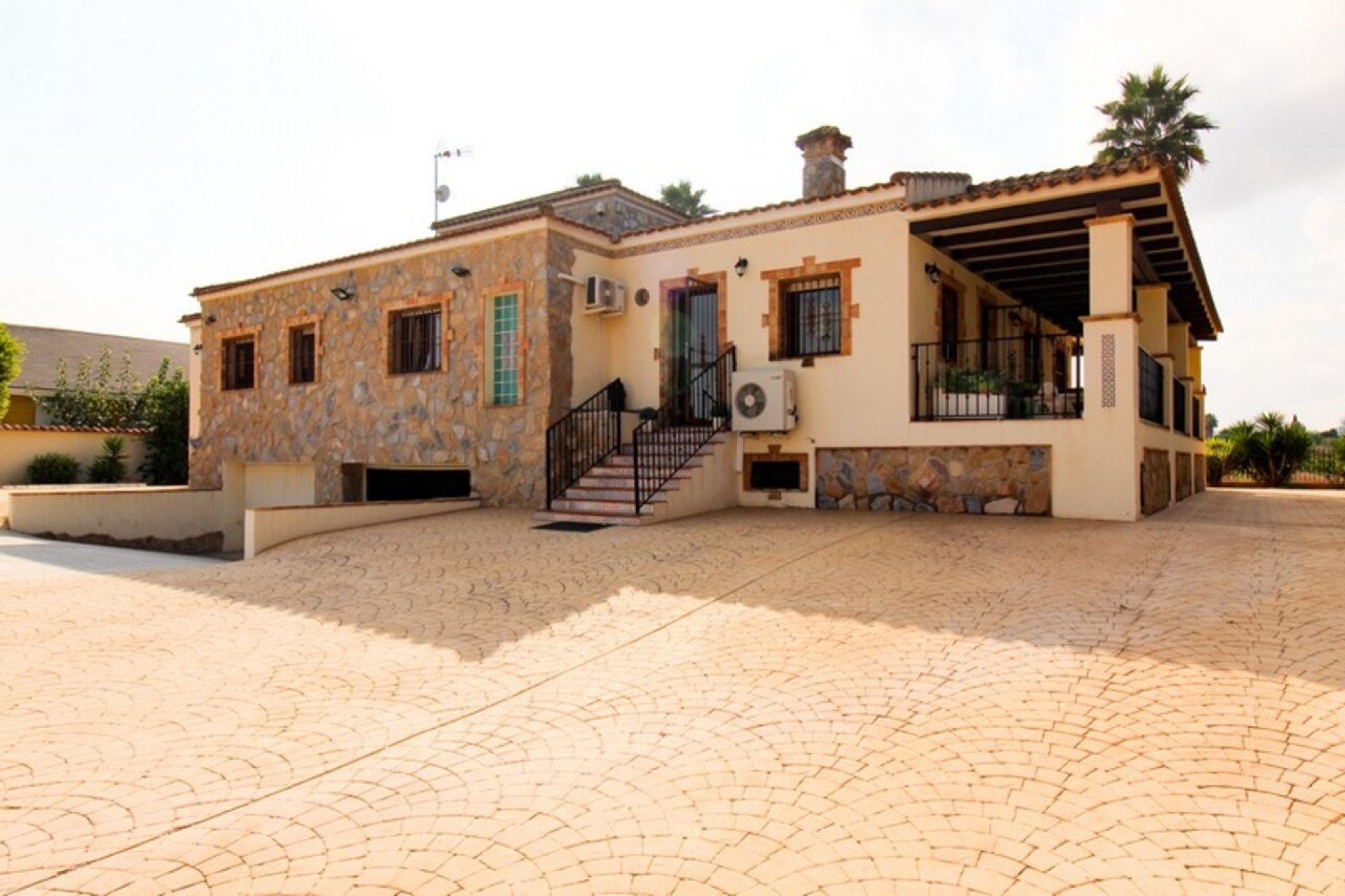 Revente - Villa -
Bigastro - Inland