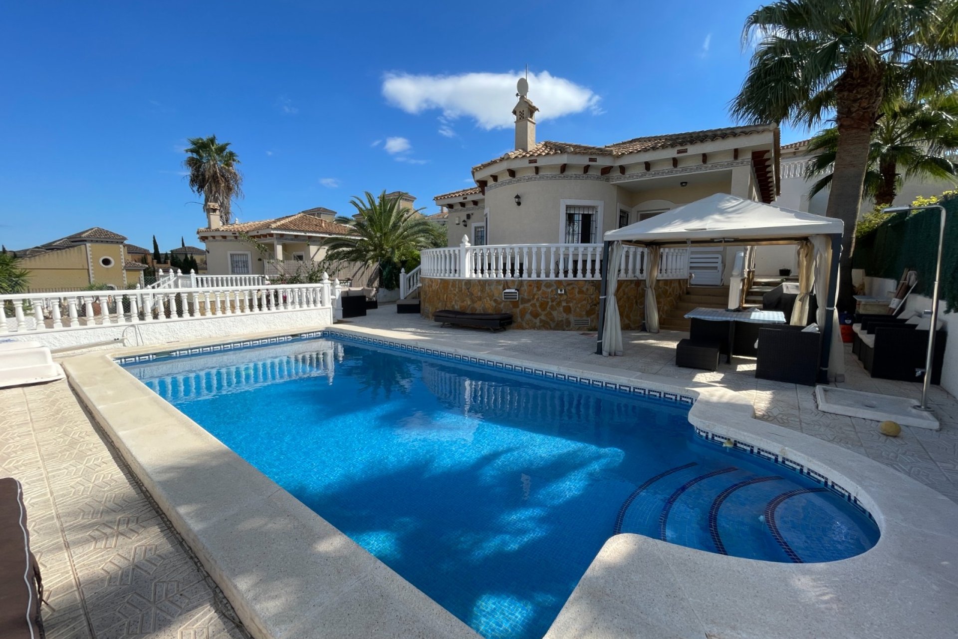 Revente - Villa -
Bigastro - Inland