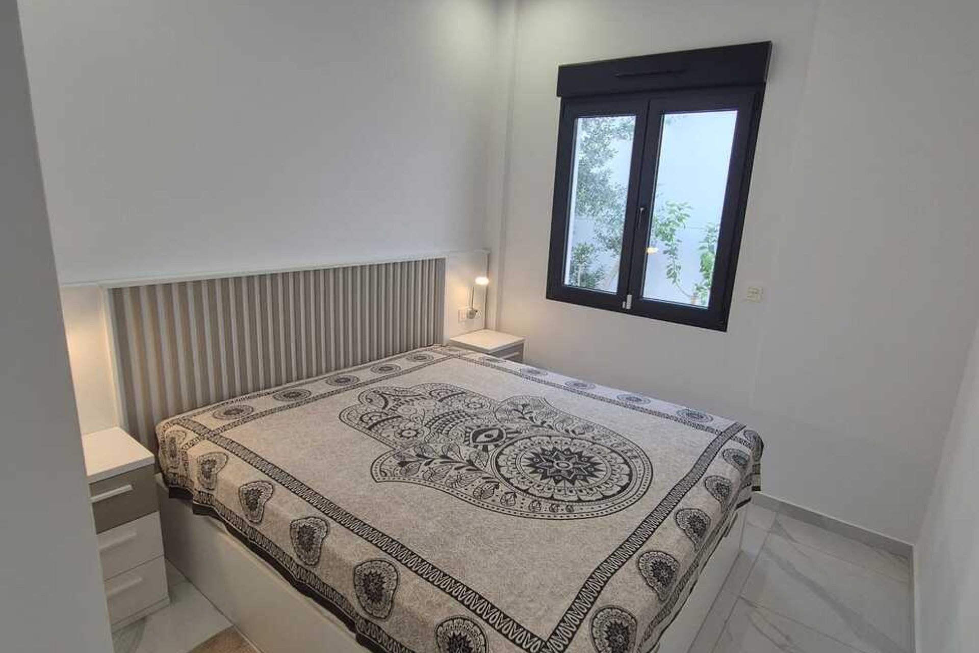 Revente - Villa -
Bigastro - Inland